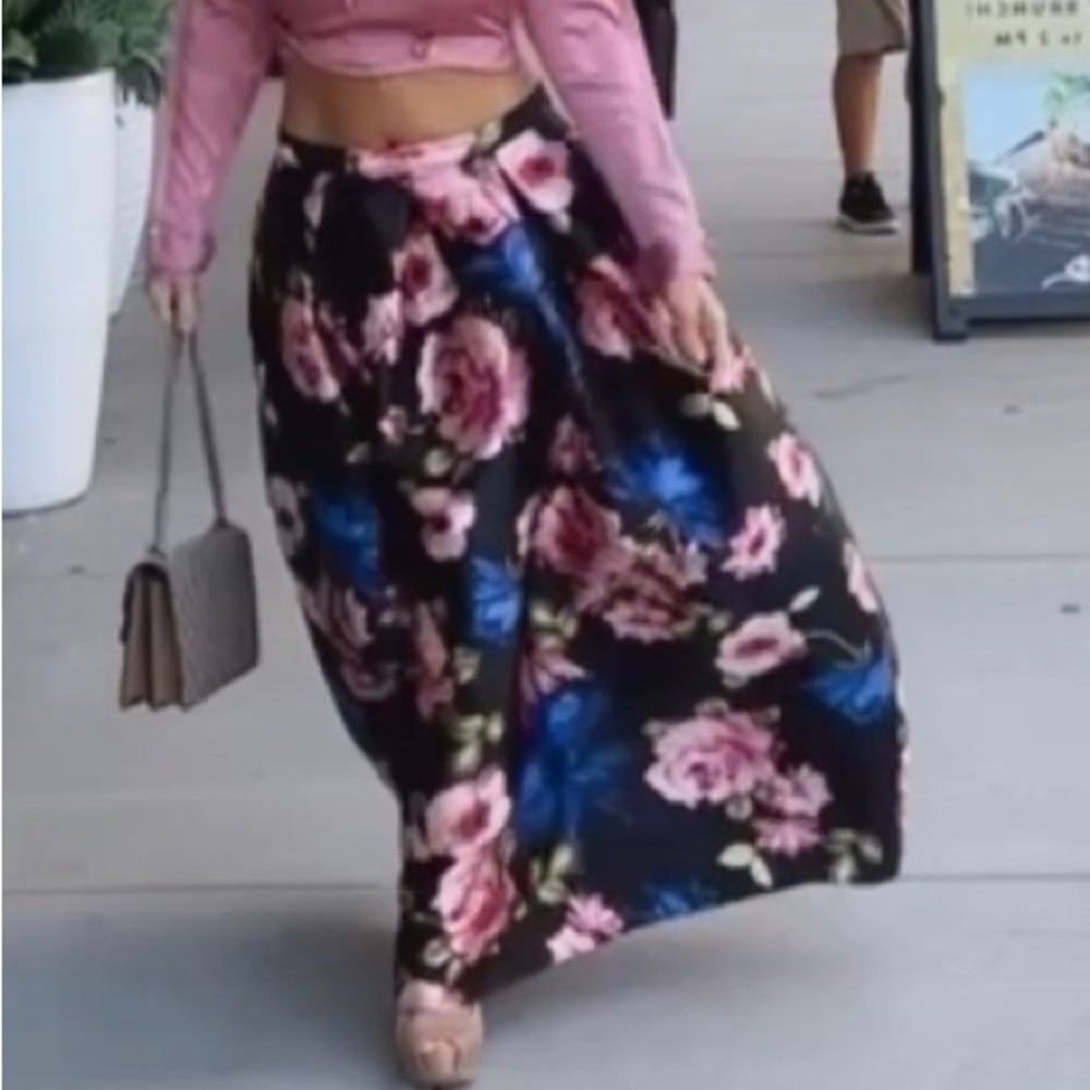 Floral Maxi Skirt - Black and Pink - Picture 2 of 2